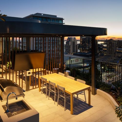 RooftopOutdoorKitchenandDining