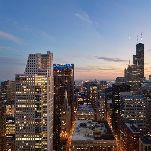 Chicago's recognizable skyline makes for picture-perfect photo ops.