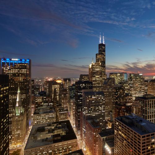58 floors at OneEleven offer sweeping city views of Chicago.