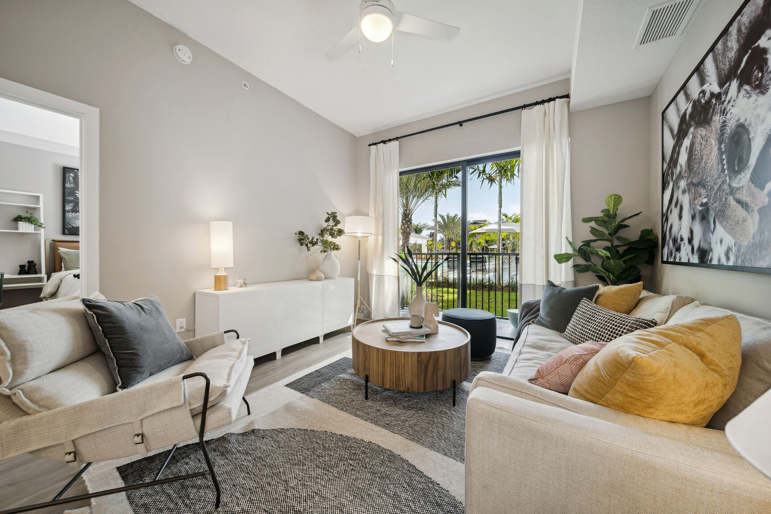 BLYS : Large living spaces