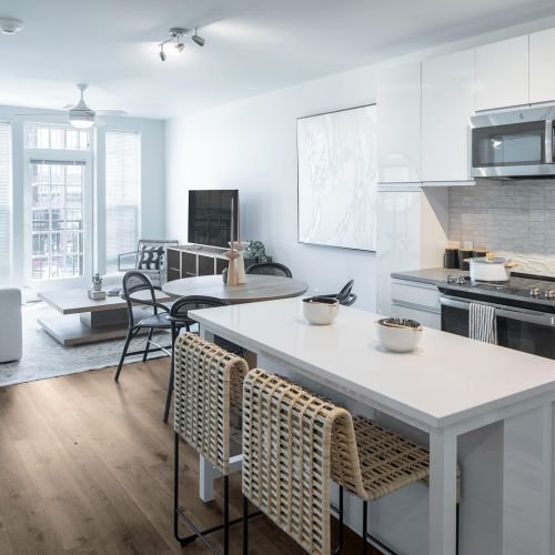 Kitchen with dining island	