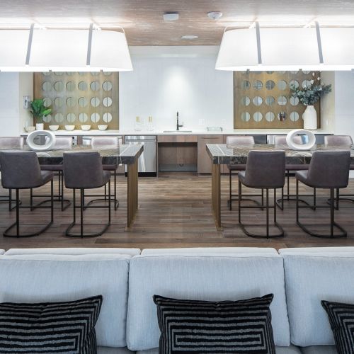 250 Mission clubroom	