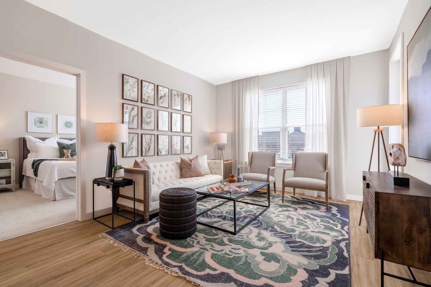 Parkside Providence Town Center : Light filled living spaces