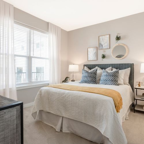 Layouts that easily fit a king-sized bed