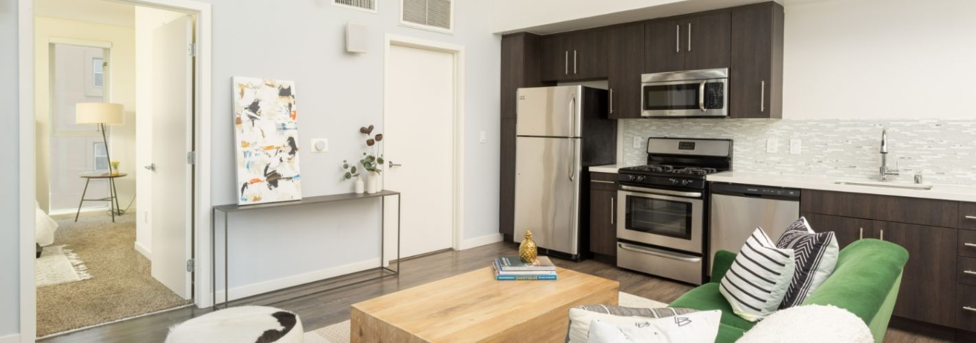 Gibson Santa Monica : Living Room Kitchen