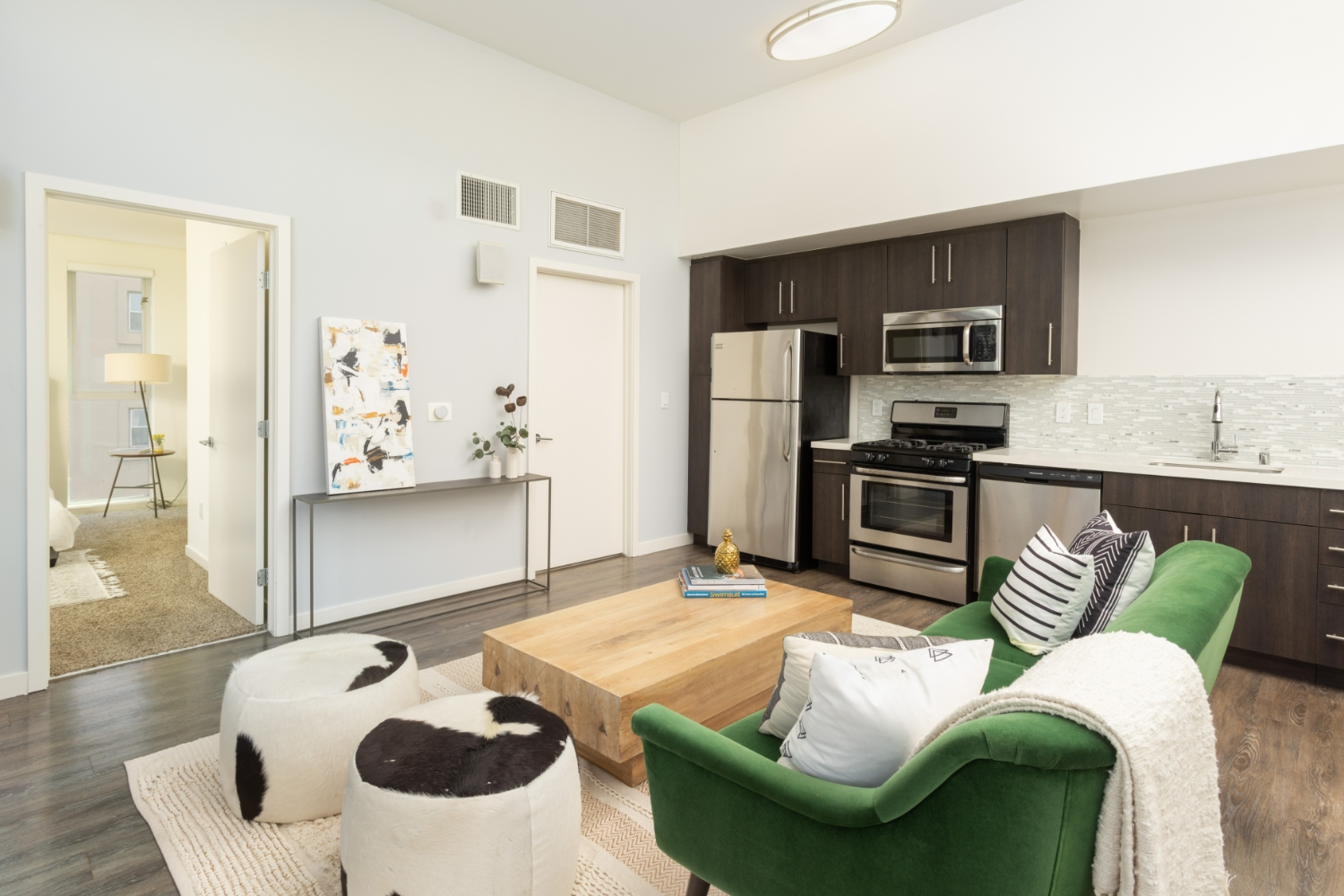 Gibson Santa Monica : Living Room Kitchen