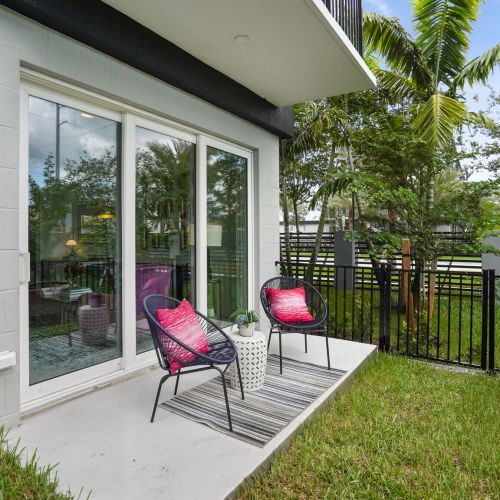 Aura Delray Beach Gallery Luxury Apartments in South Florida Area