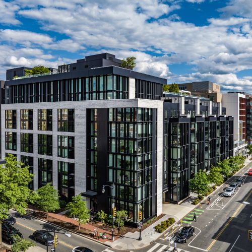 880P is the place for your passionate pursuits