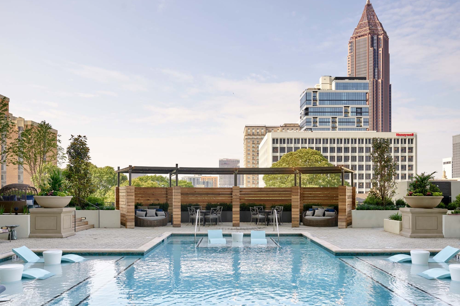 The Hadley : Resort-style eighth-floor pool