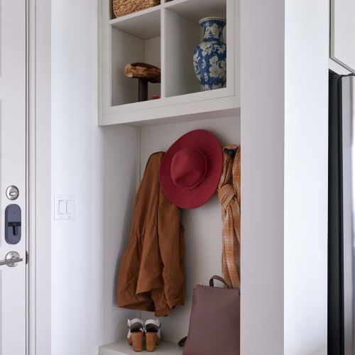 Entrway mud room with built-in storage