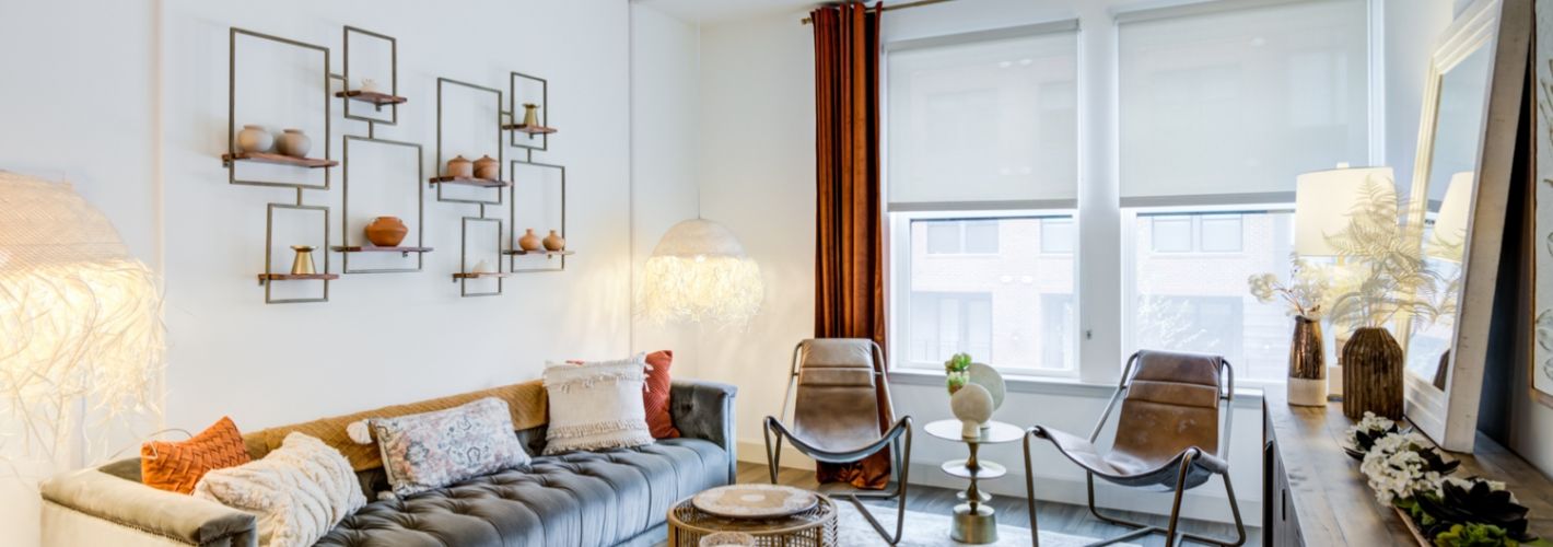 The Whit Wooster Square : Living Room1
