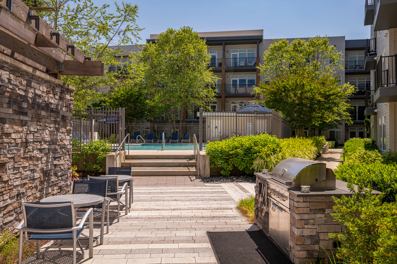 Crosswinds at Annapolis Town Center : Come grill outside with friends and family 