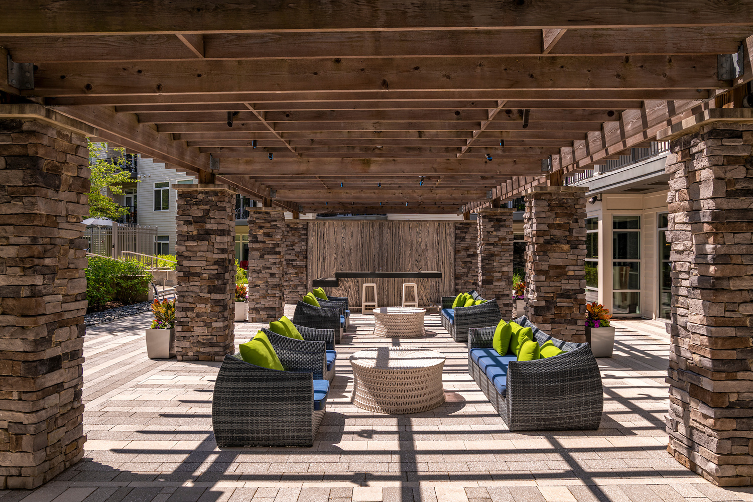 Crosswinds at Annapolis Town Center : Comfortable seating under the pavilion 