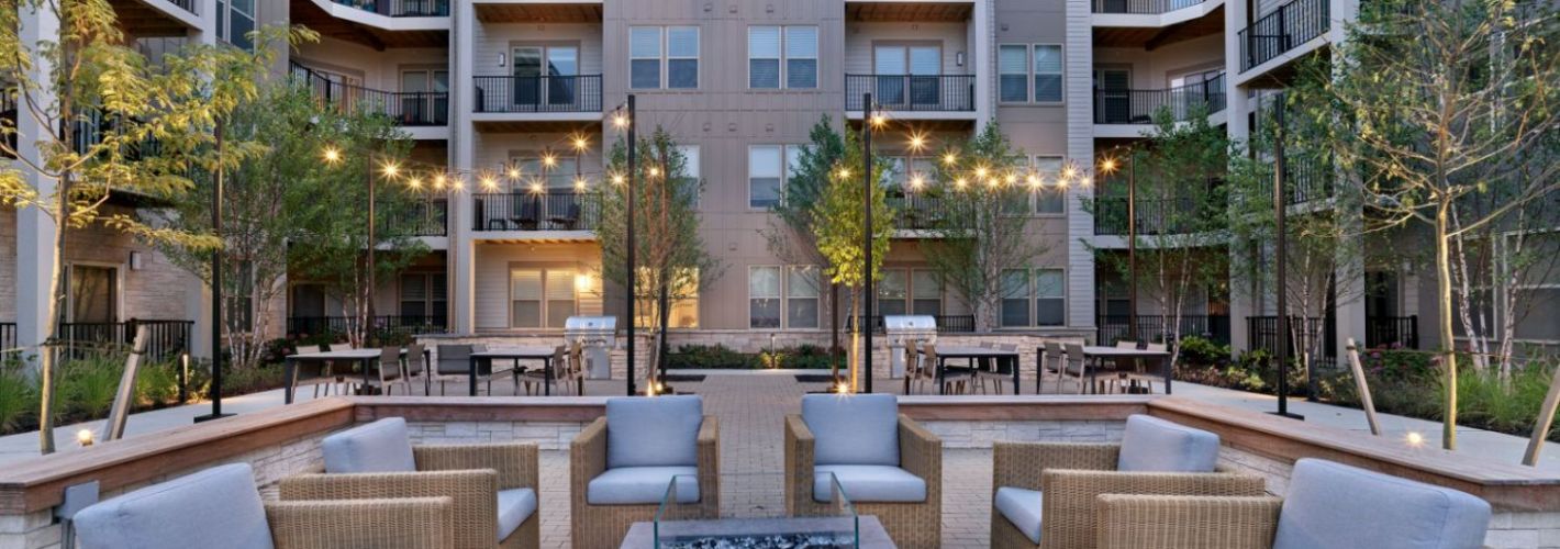 Compass at The Grove : Outdoor grilling stations & dining areas