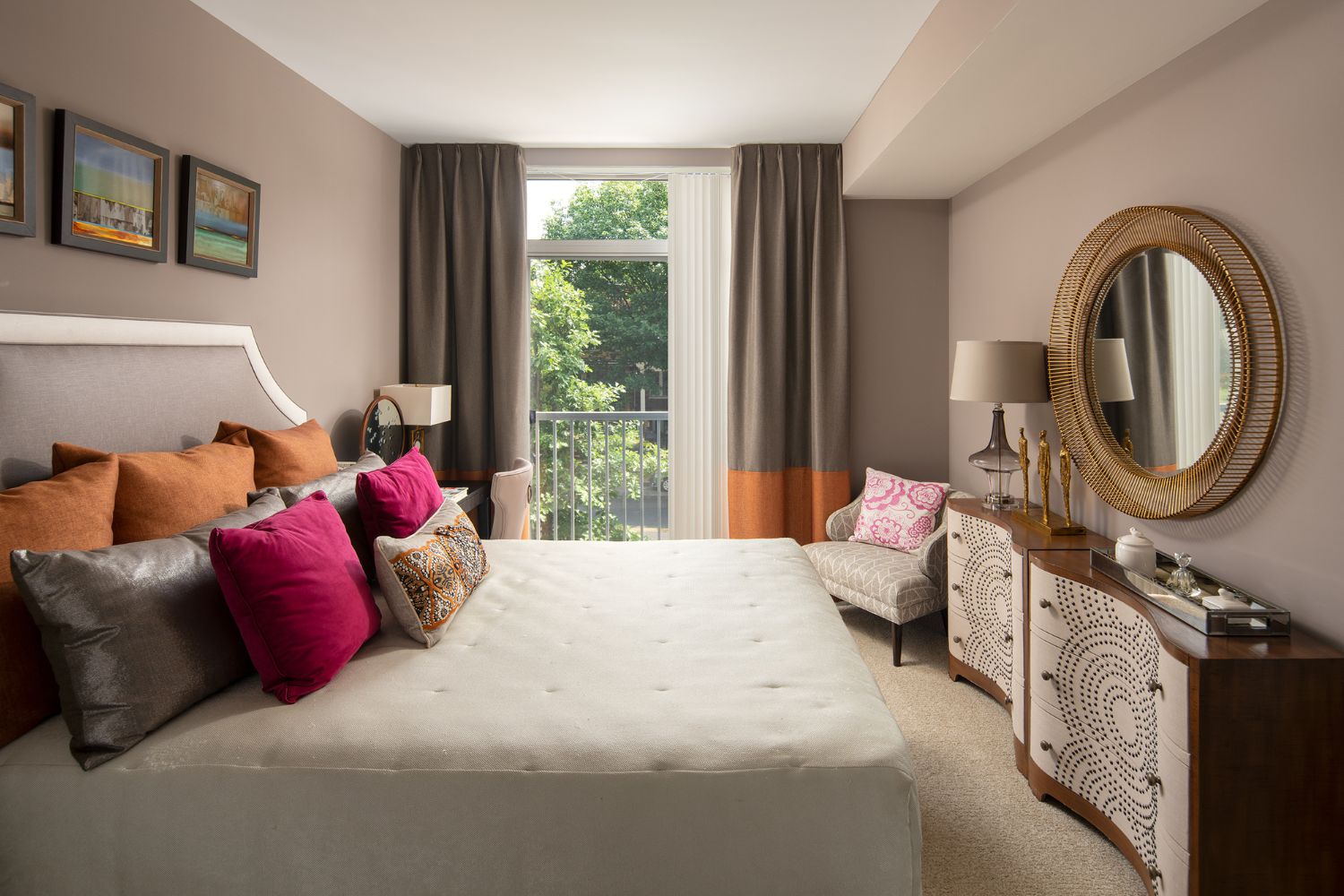 Cathedral Commons : Select from three distinct apartment styles - Flats, Lofts or Townhomes