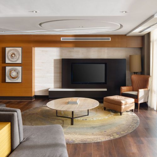 Uncommonly refined, unquestionably home