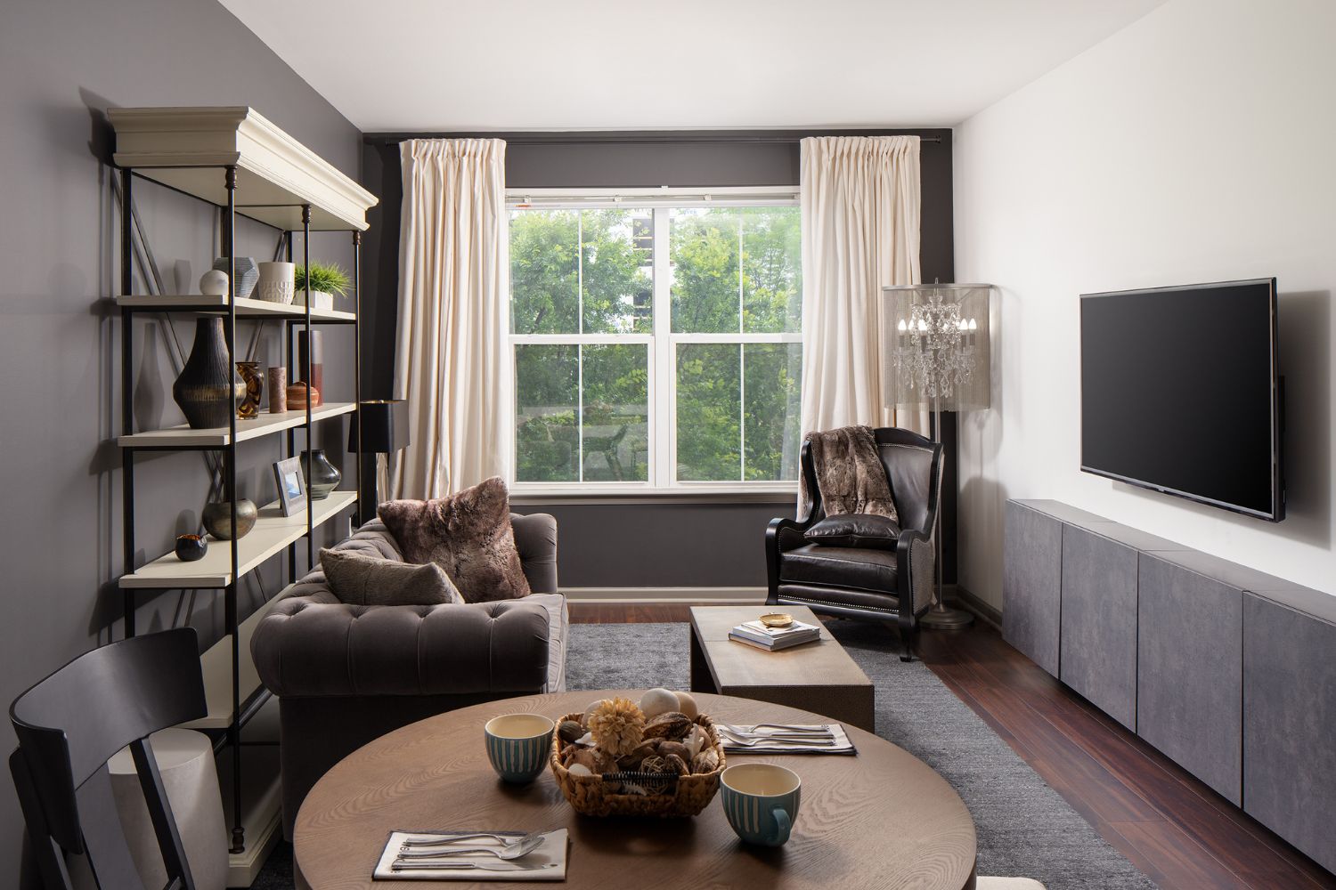 The Frasier : Soaring 6-foot windows with wooded views