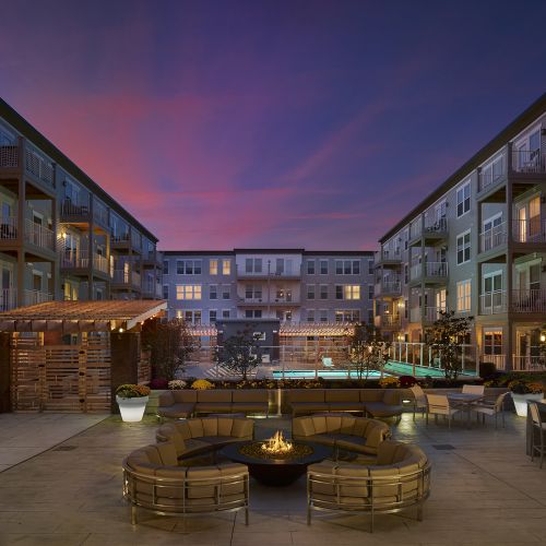 Courtyard Fire Pit and Bar 