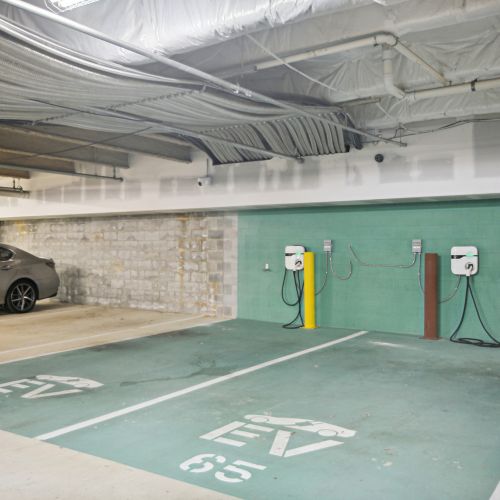 Chestnut Square Parking Garage 