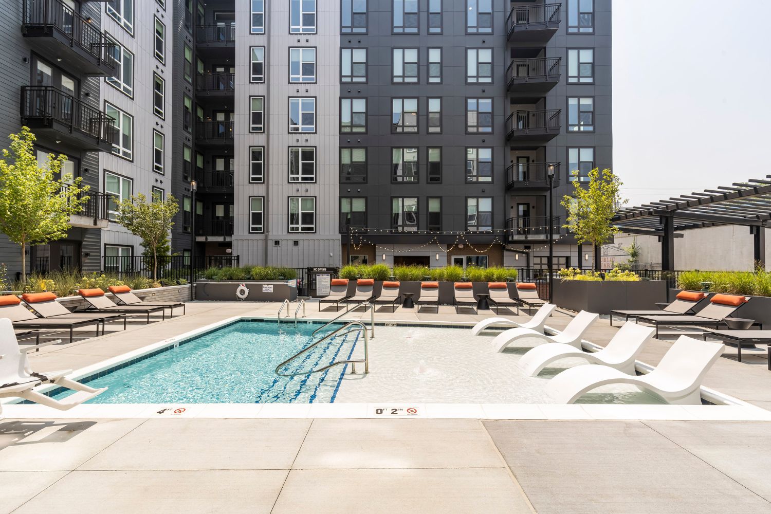 Aura 509 : Swimming Pool