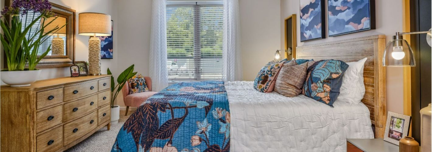 Halstead Parsippany : Cozy Bedroom 