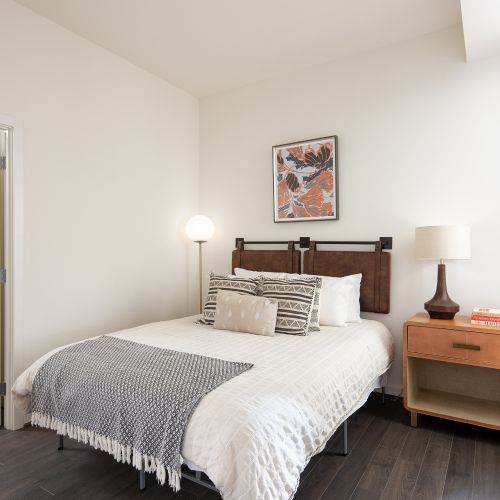 Recharge in the comfort and elegance of our bedrooms.