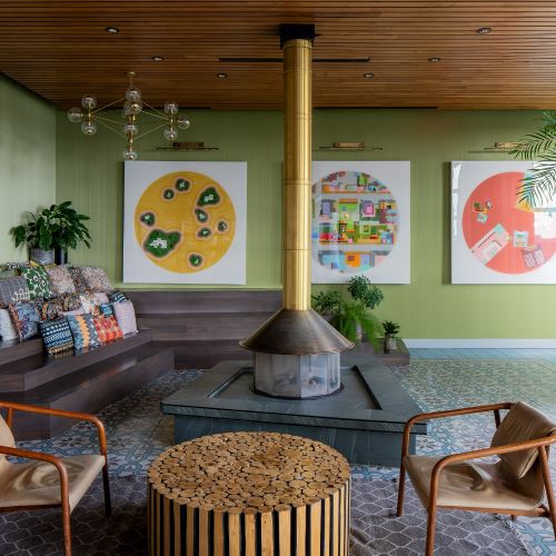 Create lasting memories in our inviting lounge. 