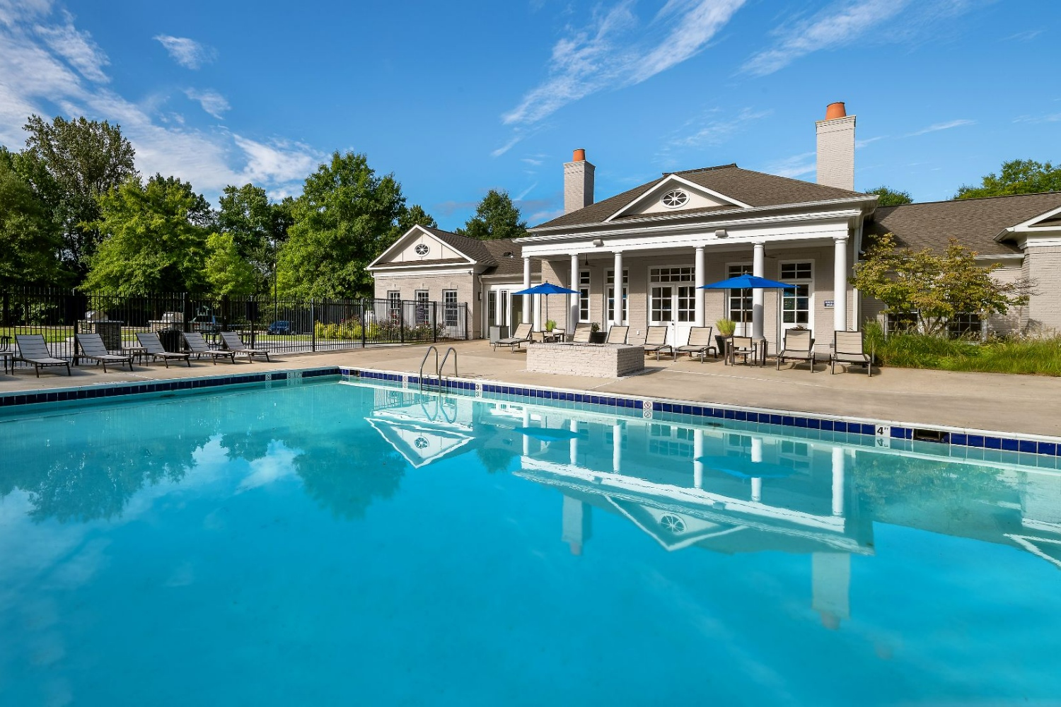 Alvista Bowie : Alvista Bowie community pool