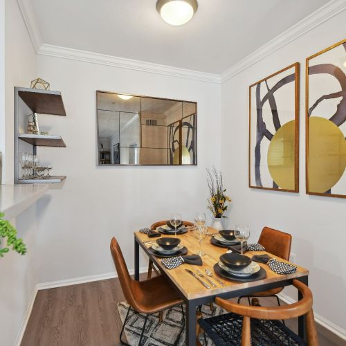 Apartment dining room