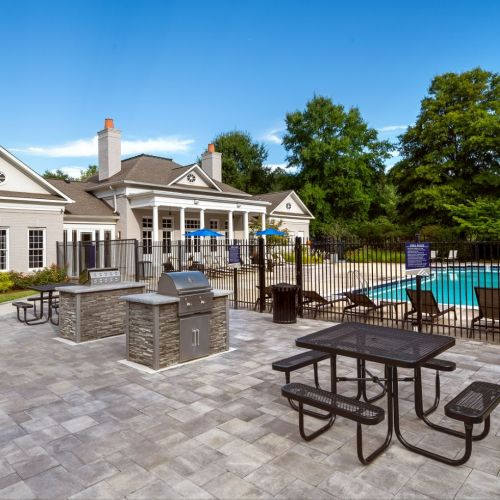 Alvista Bowie grilling area