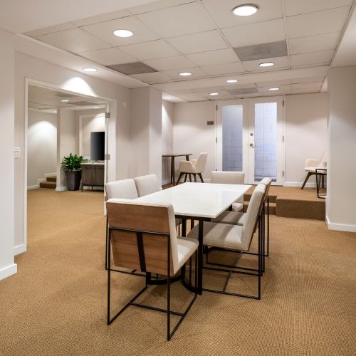 Equipped with wireless printing and workstations, the clubroom is the perfect blend of relaxation and convenience. 