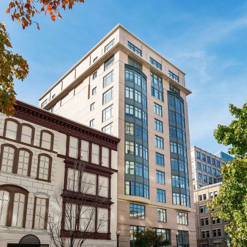 Explore the historic sights of the city in comfort at The Lexington. 