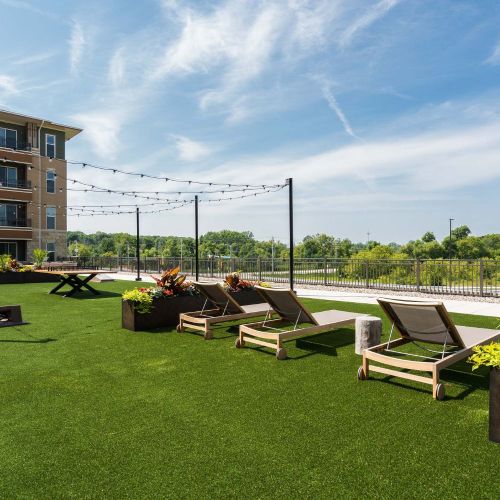 Step outside to The Commons and enjoy sun loungers, grill stations and outdoor games.