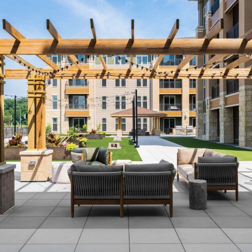 Step outside to The Commons and enjoy sun loungers, grill stations and outdoor games.