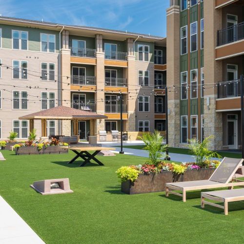 Step outside to The Commons and enjoy sun loungers, grill stations and outdoor games.