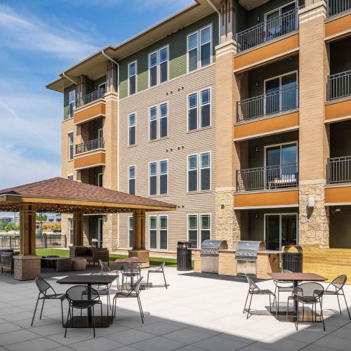 Step outside to The Commons and enjoy sun loungers, grill stations and outdoor games.