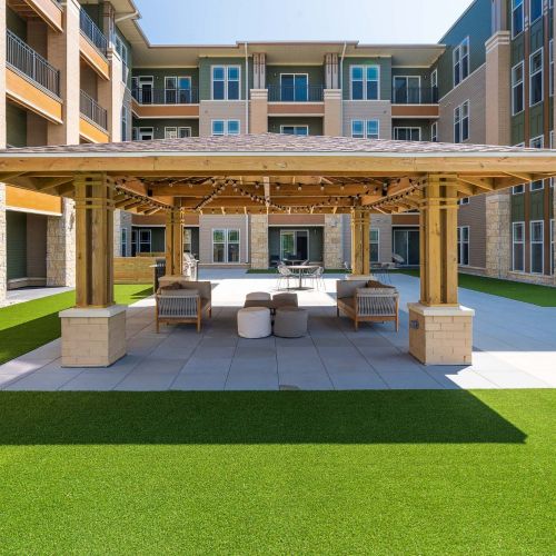 Step outside to The Commons and enjoy sun loungers, grill stations and outdoor games.