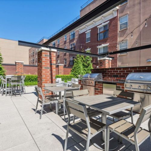 Courtyard with grills & dining area
