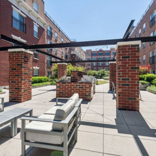 Outdoor lounge seatings with grills