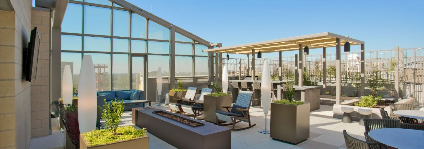 Core : Rooftop Lounge