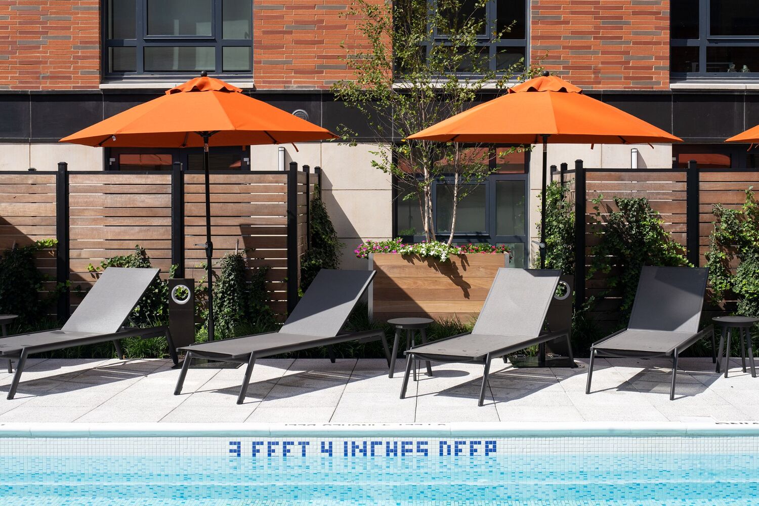 42 Broad : Poolside seatings for all three seasons