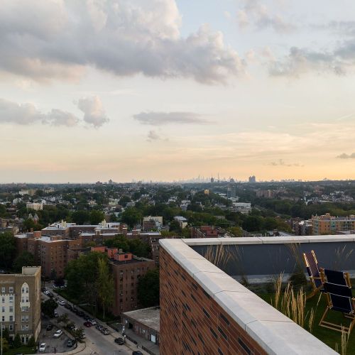Lawn seating with views of Mt. Vernon and NYC