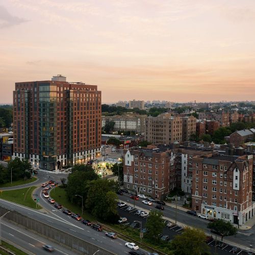 Located only 2 minutes from the Bronx River Parkway
