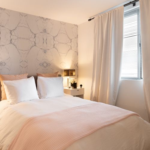 Rent a luxury Falls Church apartment home today.