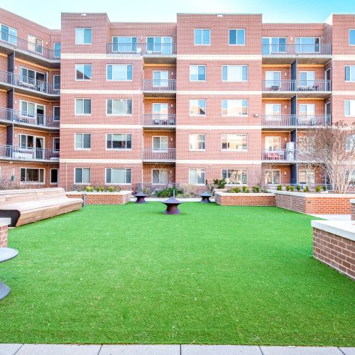 Enjoy fantastic meals at our neighboring restaurants, Matchbox and Ted's Bulletin. 