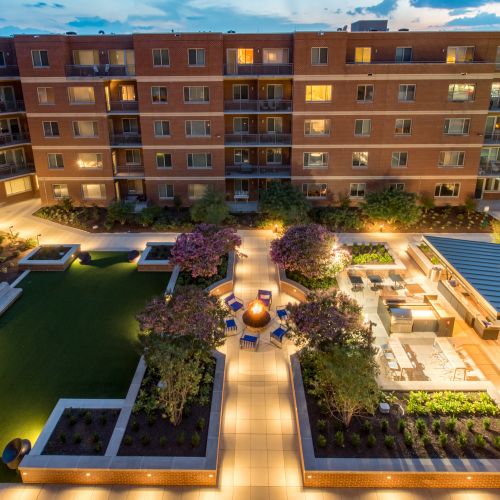 Take in the views of our rooftop courtyard at dusk. 