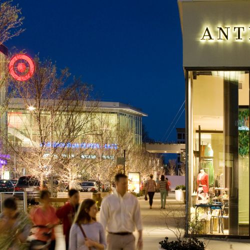 Discover a curated mix of unique retail, restaurants and entertainment experiences at Mosaic District. 