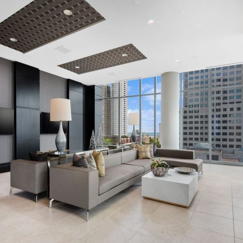 Mezzo Fireplace Lounge