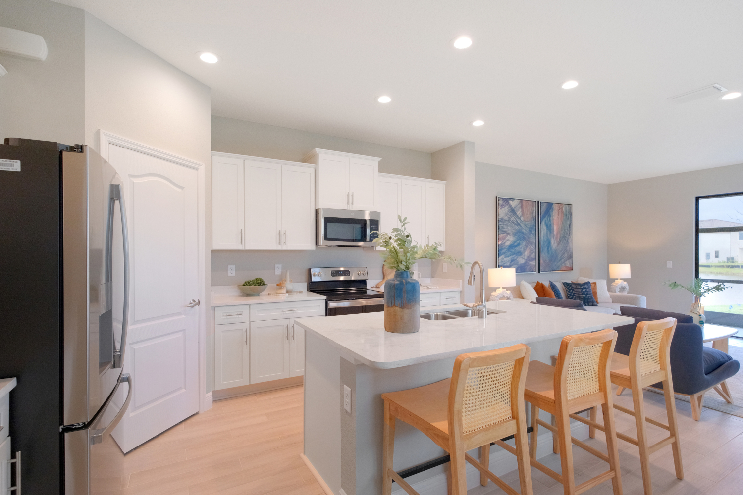 Fiore Townhomes : Discover beautiful kitchens outfitted with sleek stainless steel applainces.	