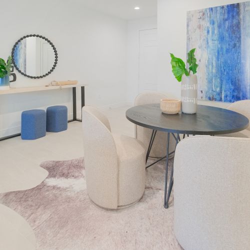 Sophistication that does not fail to please.	